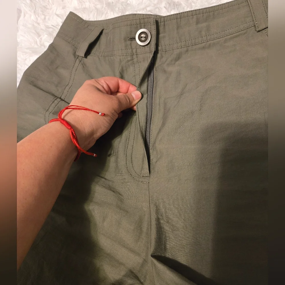 NWOT Zara Straight Leg Pants Women's Size Small Color Olive Green